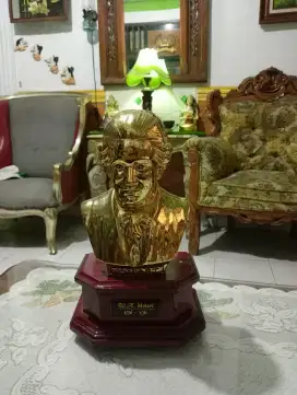 Jual patung mozart lapis emas