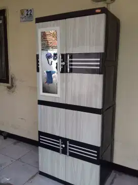 Lemari plastik full rak