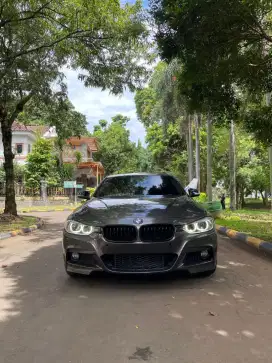 BMW 320i F30 Sport 2013