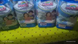 Pampers bayi ukuran L dan XL