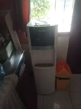 jual dispenser panas dingin jarang dipakai kondisi baik tdk rusak