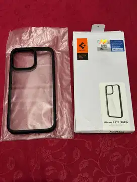 Spigen 15 Pro Max Case iPhone
