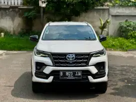Toyota Fortuner VRZ 2.4 GR At 2022 Putih