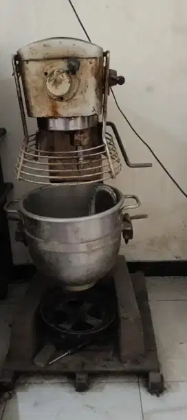 Alat produksi kue dan bakery