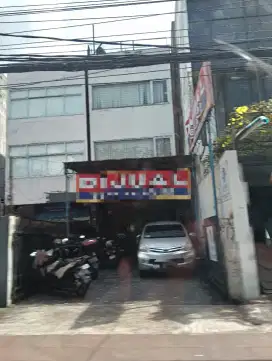 Di jual PERKANTORAN, bangunan 3 lantai