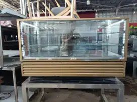 Cake showcase 
Merk roller grill
Ukuran 118.5x67.5x72