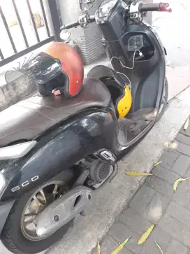 Scoopy Prestige plat F