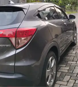 DIJUAL CEPAT HONDA HR-V 2017 - PEMAKAIAN 2018! PLAT L PAJAK FEB 2026!