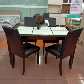 SET 4 KURSI DAN MEJA MAKAN MURAH SELMA INFORMA