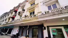 Ruko Hook 4 Lantai SHGB di Royal Palace Tebet Jaksel