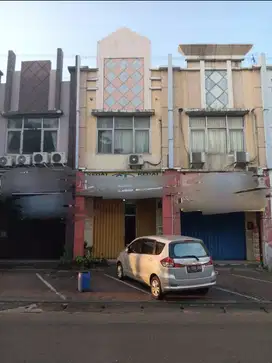 Ruko Hadap Jalan. 2 Lantai. Bebas Banjir