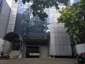 Gedung kantor dekat stasiun cikini Menteng Jakpus