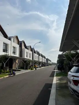 dijual termurah fedora park suvarna sutera Tangerang ada pool