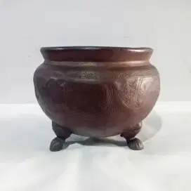 Wadah Dupa 3 Kaki Kuningan Kuno Ukir Halus Khas Asia • Hiolo Vintage
