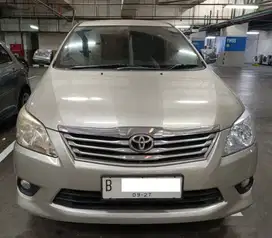 DIJUAL Toyota Innova G Diesel AT 2012 Silver Tgn 1, km 85k asli 215 JT