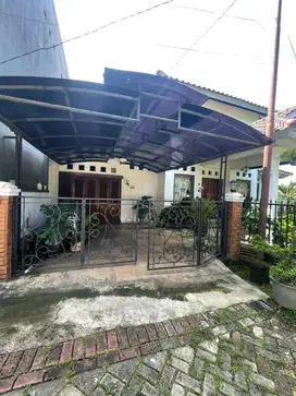 Dijual Rumah Asri Lokasi di Perumahan Daerah Cirendeu, Ciputat Tangsel