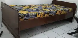 Tempat tidur Jati .Matras masih baru