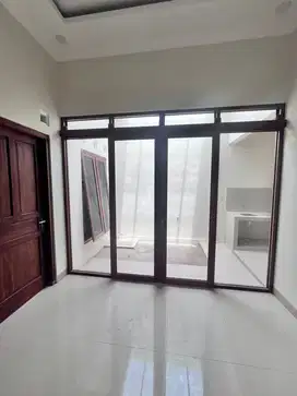 Carport Bisa 2 MOBIL, Rumah Jogja MODERN, Tinggal 1 Unit