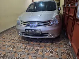 Nissan Grand livina 2012 Bensin