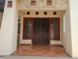 Rumah Surabaya Barat 1M an Strategis Siap Huni
