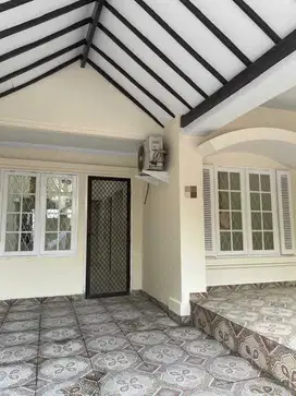 Dijual rumah baru renov di Taman royal 2. Tangerang