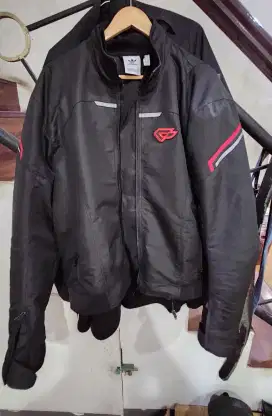 Contin Provoke size 4L like new