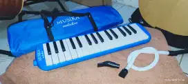 Pianika musika alat musik tiup