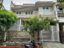 Dijual Cepat Rumah Mewah  HOOK Perum Graha Tirta WARU 2.5Lantai