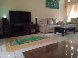 Dijual: Rumah Dua Lantai di Palem Semi, Tangerang