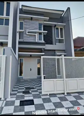 Cuma 1 Unit Tersisa! Rumah 2 Lantai Hadap Timur di Tengah Kota Sby