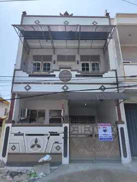 Disewakan rumah tambak adi, 3lantai cocok untuk kantor atau mess