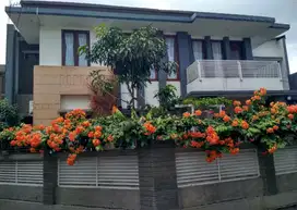 DIBAWAH PASARAN! Rumah Lux Semifurnish Hook baru Renov di Turangga