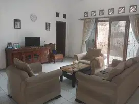 Disewakan Rumah II Lantai Dekat Pergudangan Teras Kota BSD,
