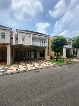 Disewakan Rumah di Samping Danau Lotus - Summarecon Bekasi