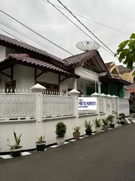 Di Jual Rumah Hook 2 Lantai Lokasi Strategis di Rawamangun, Jaktim