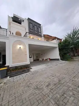 Rumah American Classic Plus Kolam Renang Siap Huni Di Jagakarsa