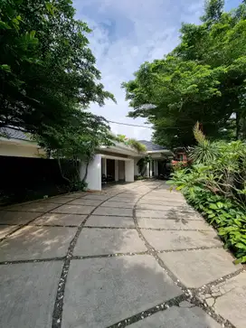 For Sale Rumah Indah Nuansa Resort Di Ampera - Kemang, Jakarta Selatan