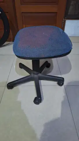 Kursi kantor tidak ada sandaran