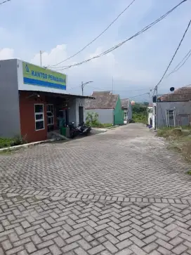 Kavling di kawasan Perumahan kabunan regency Gempol