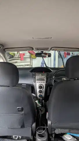 Jual Toyota Yaris Tipe E - Automatic