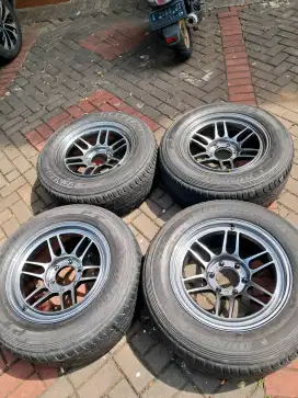 Enkei rpt ring 18x9 6x139,7 et 0 ban 265/60 R18 fortuner pajero
