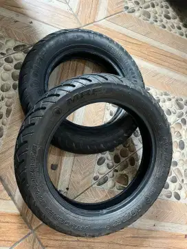 Dijual 1 pasang Ban Tubles Motor Matic