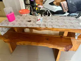 Meja kayu mulus