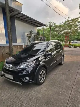 Honda BR-V tahun 2018 Automatic warna hitam