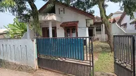 DISEWAKAN/DIKONTRAKKAN RUMAH TAHUNAN