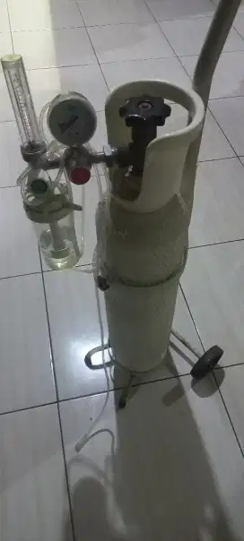 Tabung gas oksigen