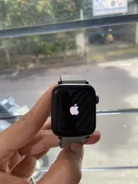 Apple Watch SE Gen 1 44mm