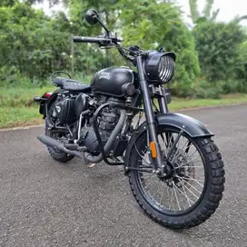 Royal Enfield classic 500 2021 modif low km plat B tangsel