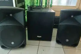 di jual cepat speaker aktif 12' sepasang  macky tam (2 unit)