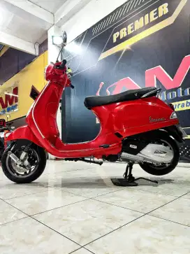 Piaggio Vespa LX 125 I get th 2023 merah glossy like new